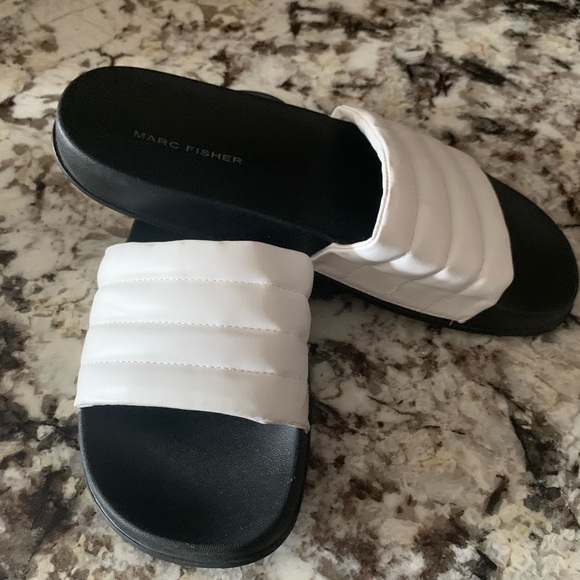 NEW Marc Fisher White Slides - Picture 2 of 9